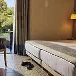 Resort Robinson Kyllini 4*