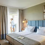 Resort Robinson Kyllini 4*