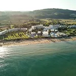 Resort Robinson Kyllini