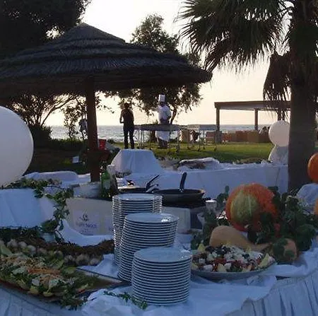 Resort Robinson Kyllini 4*