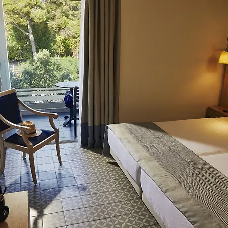 リゾート Robinson Kyllini 4*