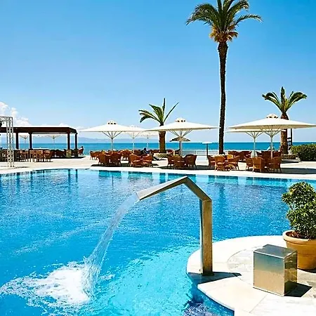 Robinson Kyllini Station touristique 4*