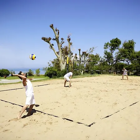 Курортный комплекс Robinson Kyllini