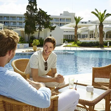 Resort Robinson Kyllini 4*