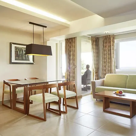 Resort Robinson Kyllini
