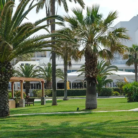 Robinson Kyllini Station touristique