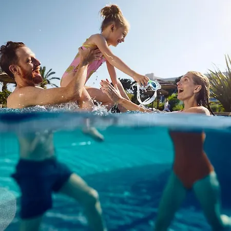 Robinson Kyllini Kastro-Kyllini