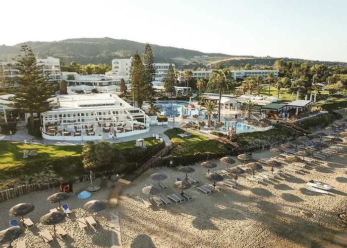 Resort Robinson Kyllini